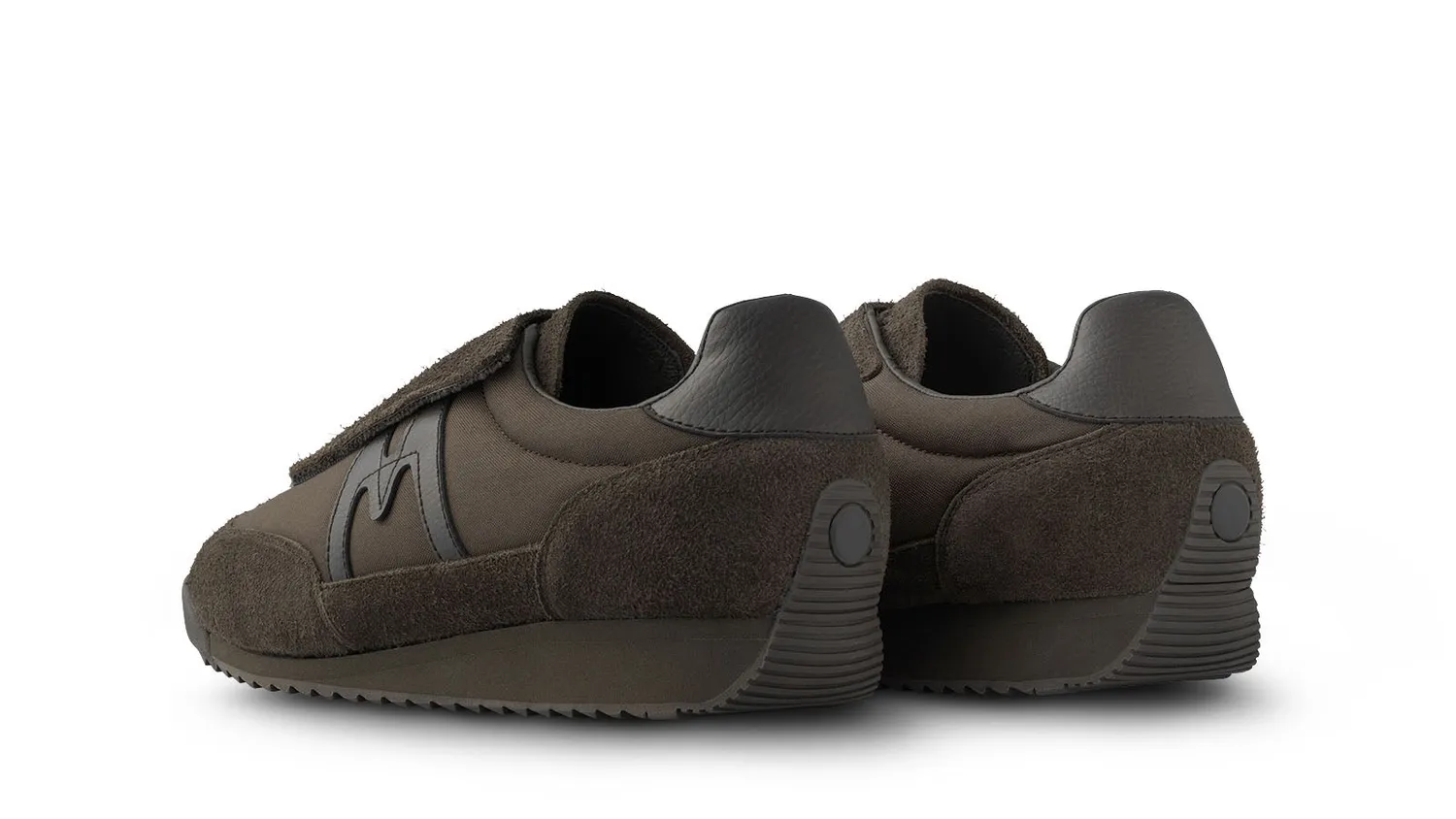 Karhu Mestari Slip-On scarpe chocolate in suede