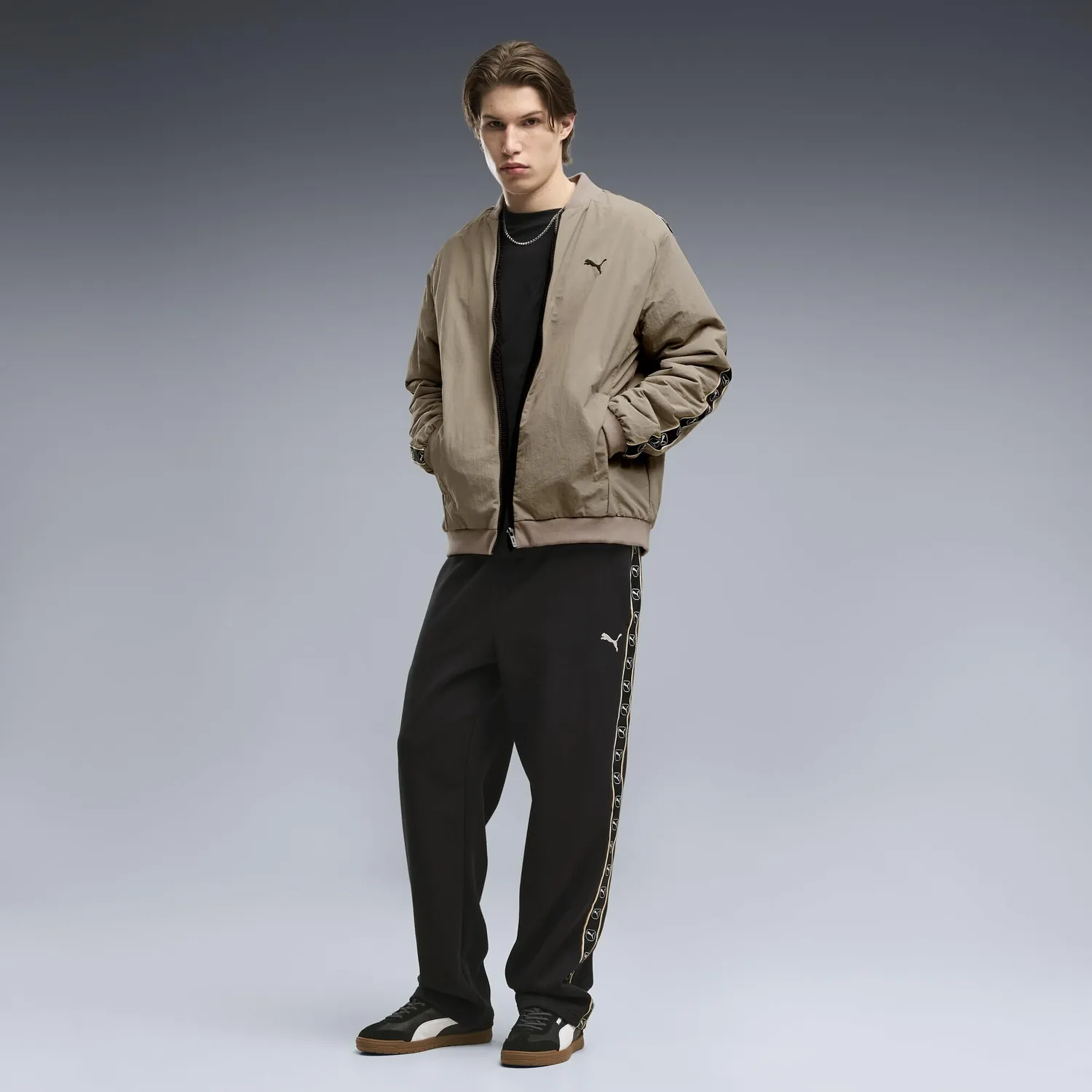 PUMA Ess Elevated Tape pantaloni tuta relaxed felpa