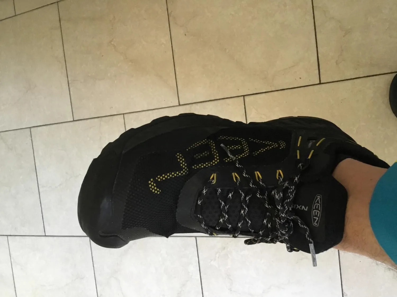 KEEN Nxis Evo scarpe trekking uomo Magnet Vapor corsa