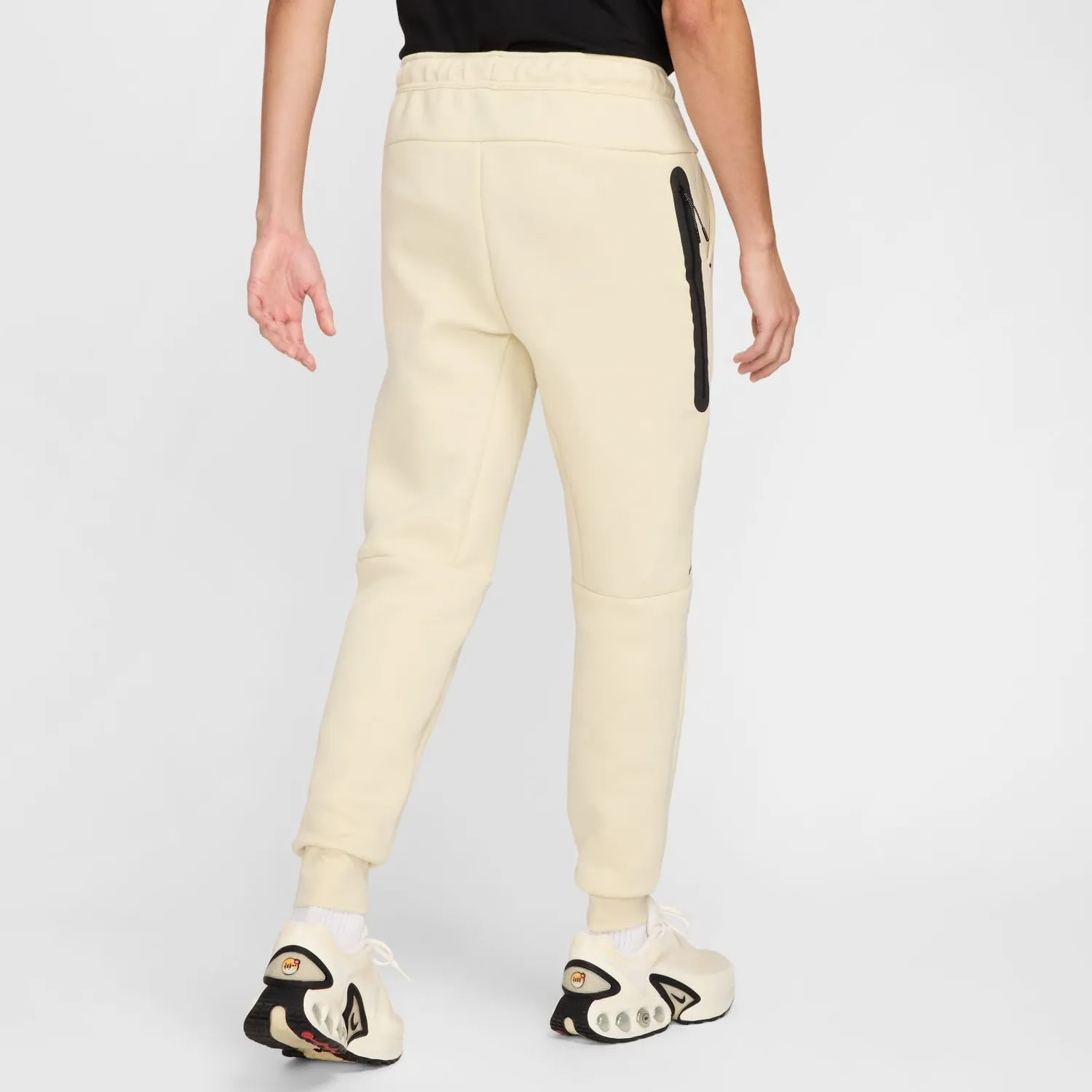 Nike Tech Fleece jogger uomo cachi L