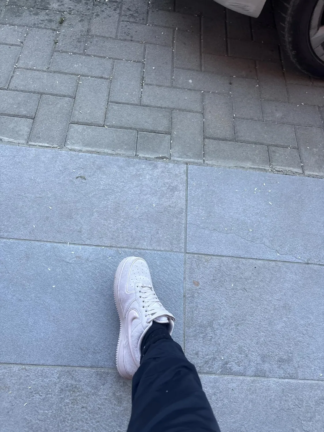 Nike Air Force 1 '07 sneakers donna light bone 40 EU
