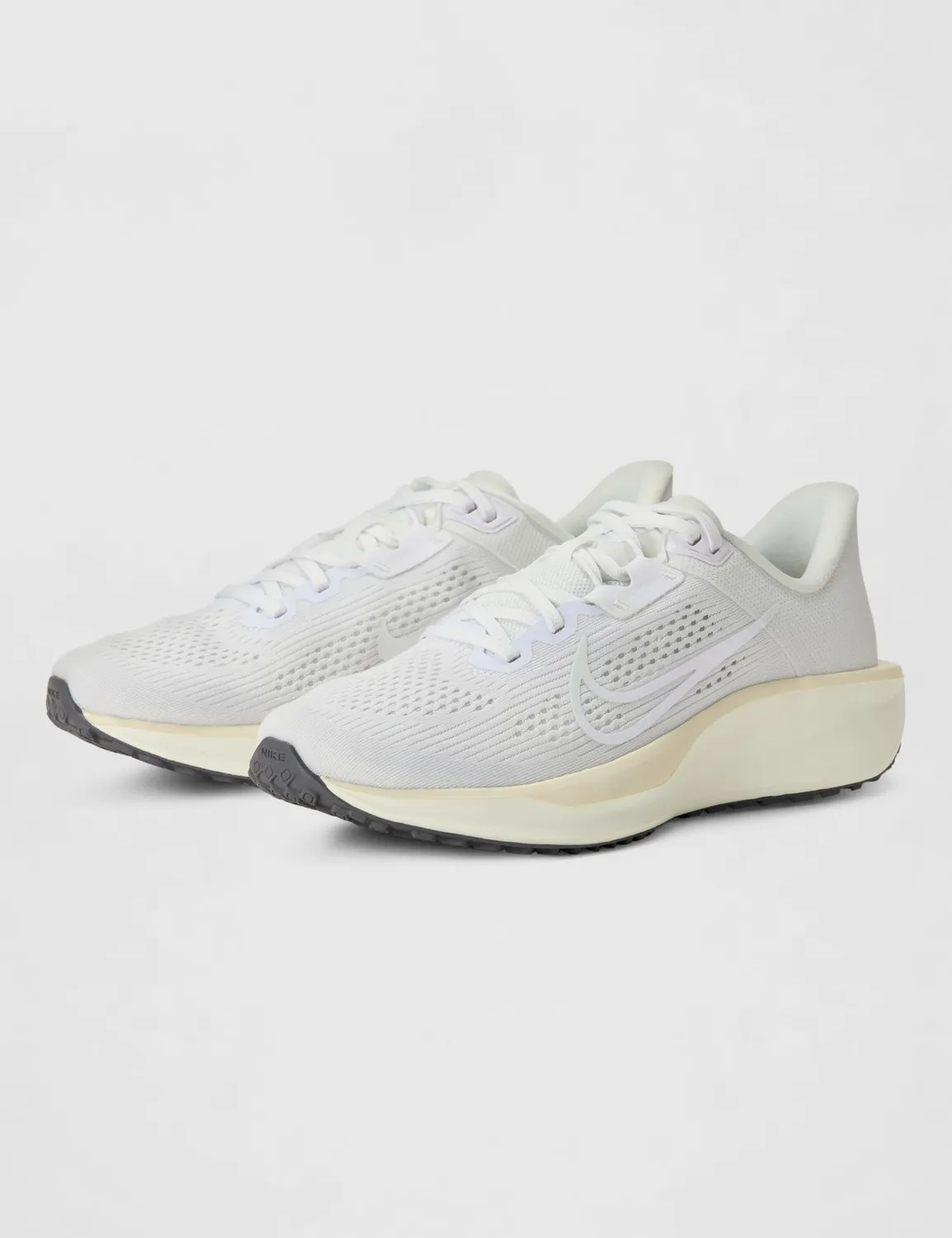 Nike Quest 6 scarpe running donna bianco ammortizzate