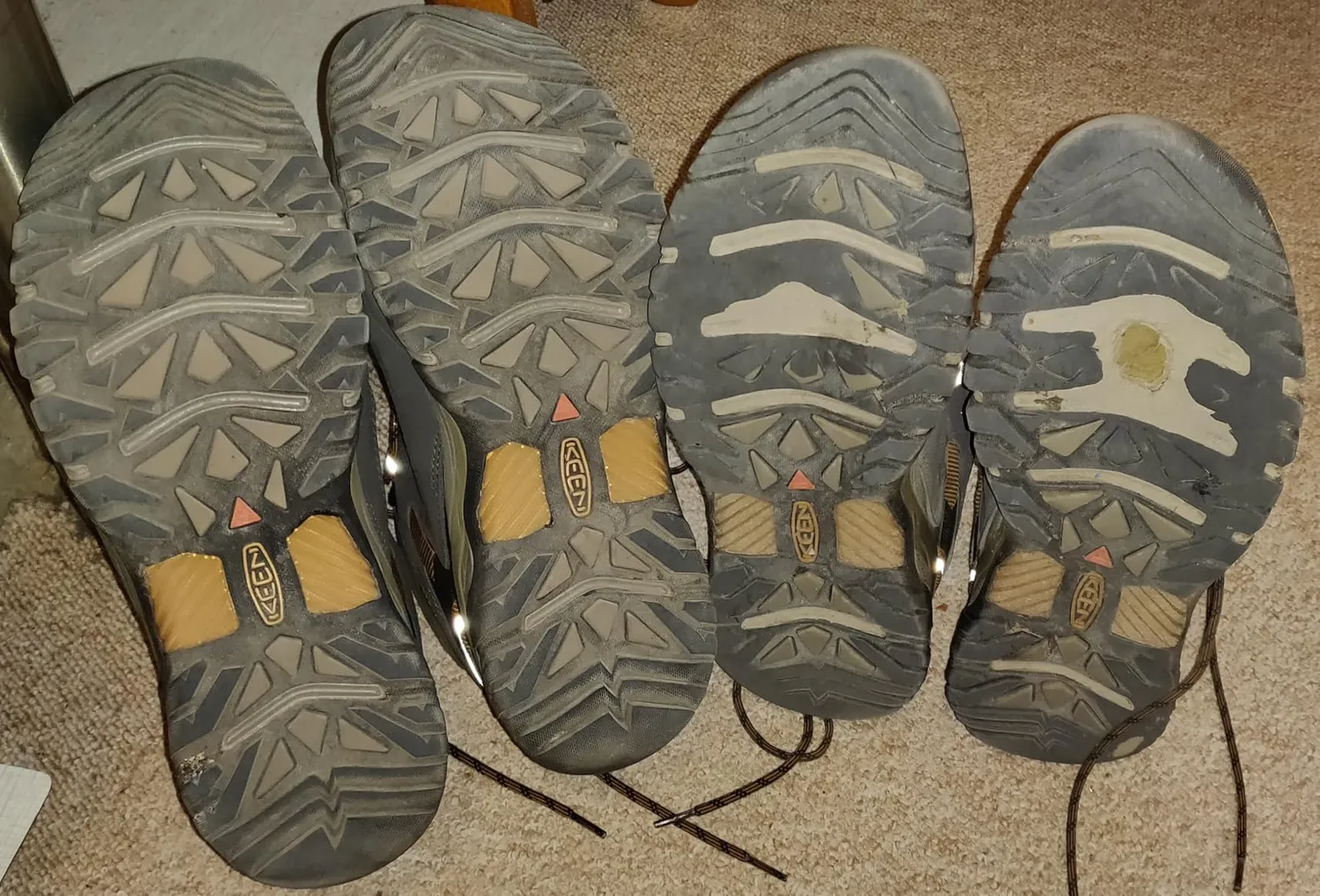 KEEN Targhee III Mid scarponi trekking nero marrone