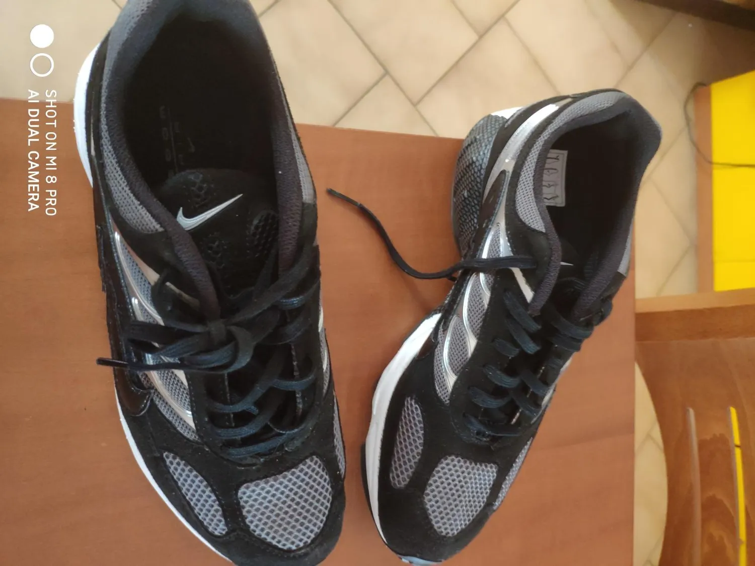 Nike Air Ghost Racer scarpe 40.5 EU multicolore