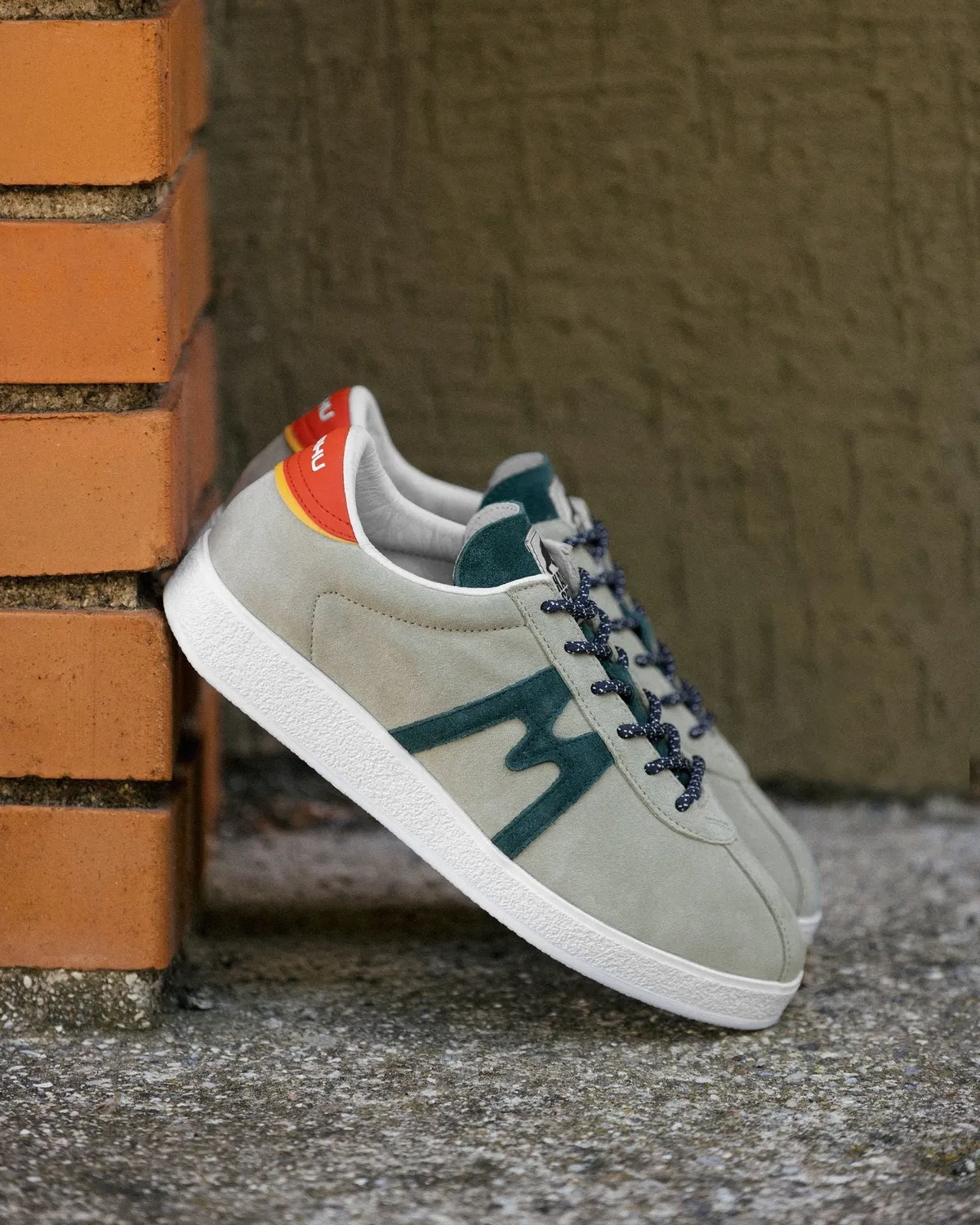 Karhu Trampas sneakers scamosciate Abbey Stone June Bug
