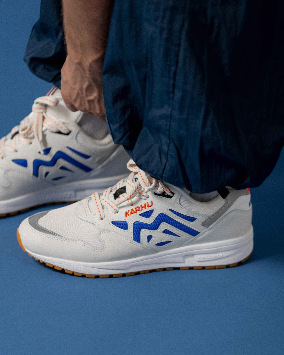 Karhu Legacy 96 sneakers Blanc de Blanc Dazzling Blue pelle