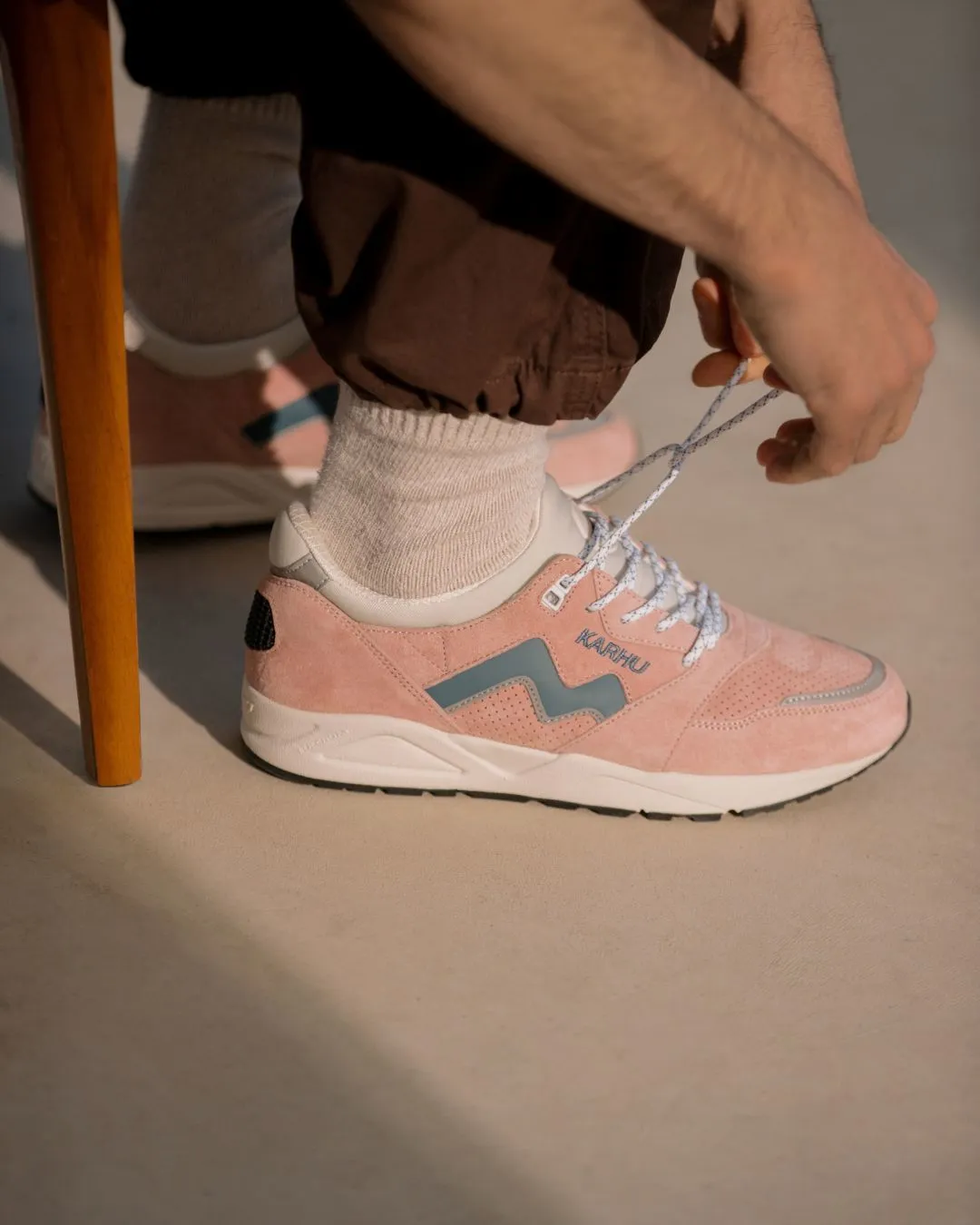 Karhu Aria 95 sneakers Cameo Rose Blue Mirage traforate