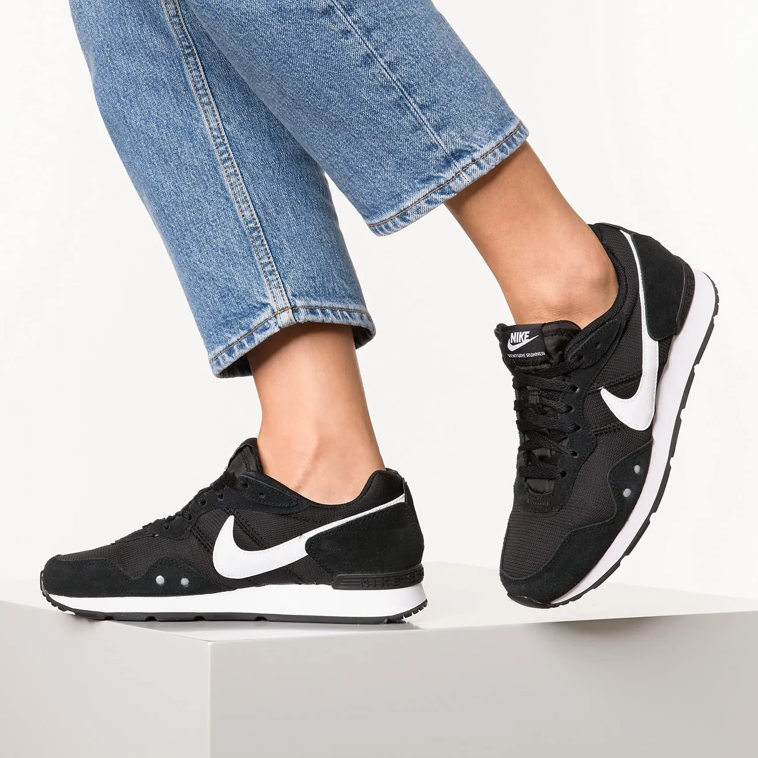 Nike Venture Runner scarpe ginnastica donna traspiranti