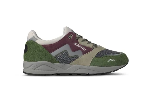 Karhu Aria 95 sneakers bronze green fig suede retro