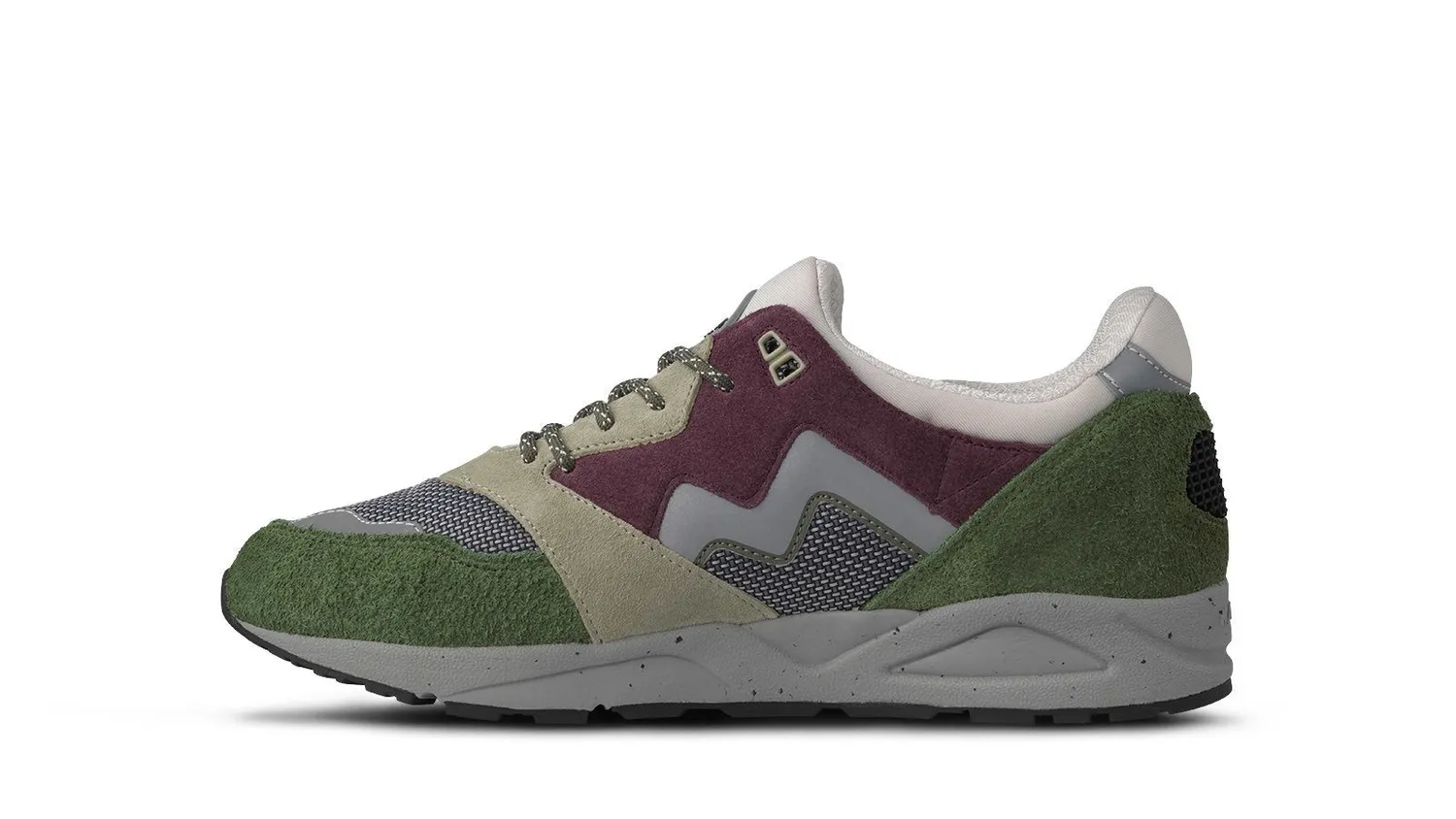 Karhu Aria 95 sneakers bronze green fig suede retro