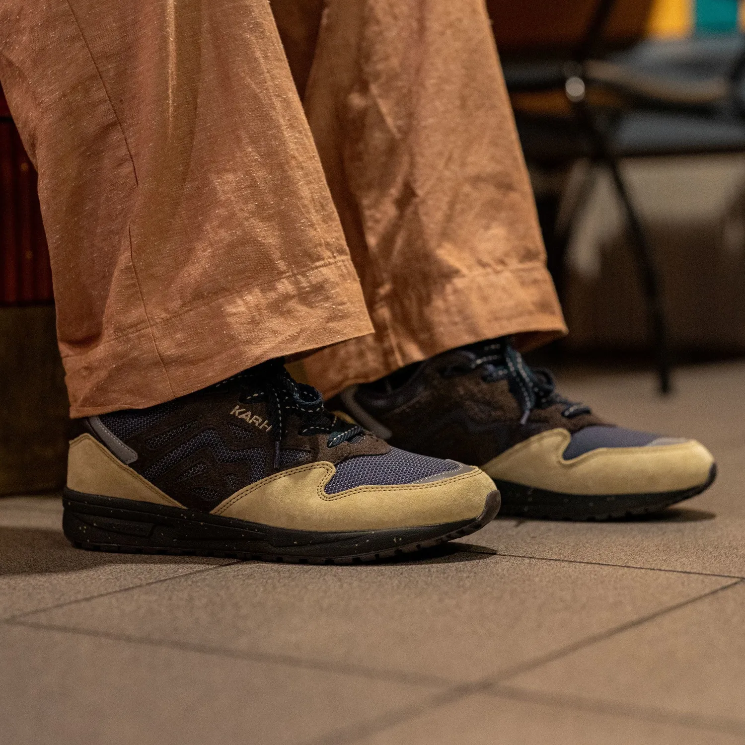 Karhu Legacy 96 Pale Olive Green sneakers in suede verde