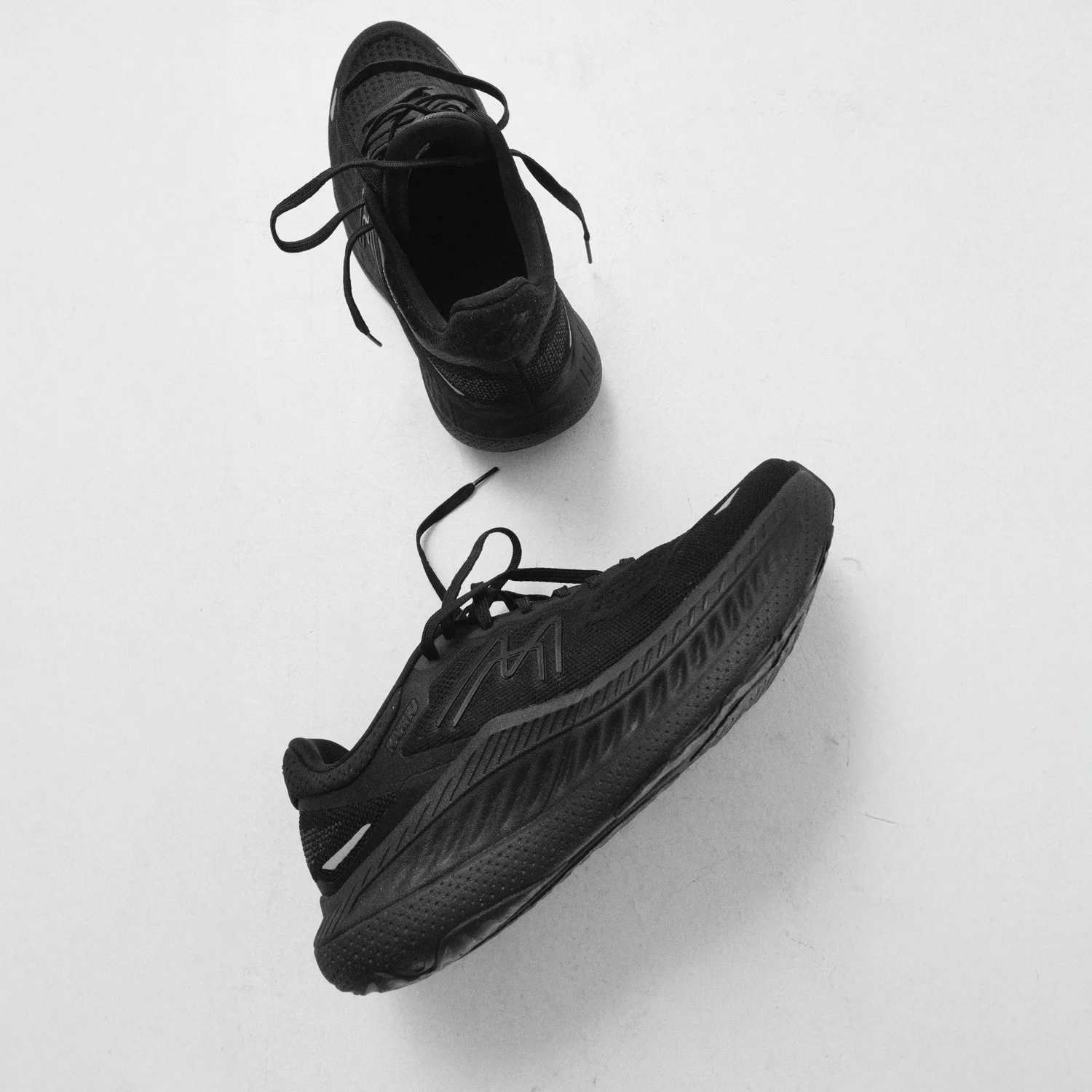 Karhu Mestari Run 2.0 scarpe running uomo Black Black ammortizzate