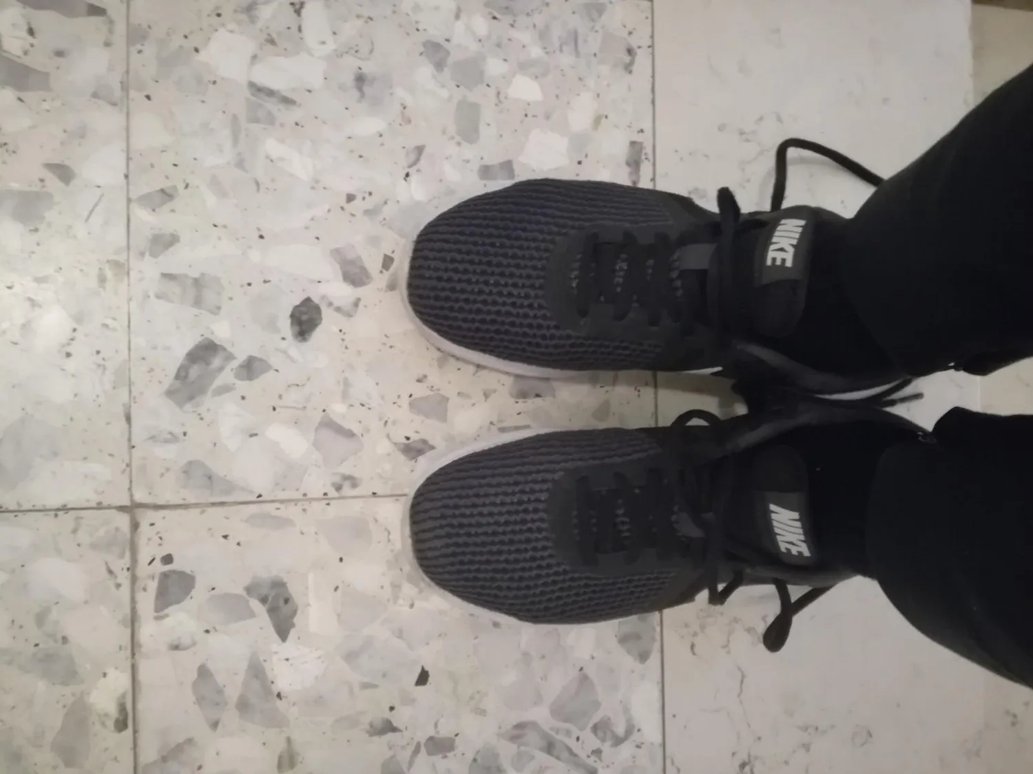 Nike Revolution 4 scarpe corsa uomo traspiranti