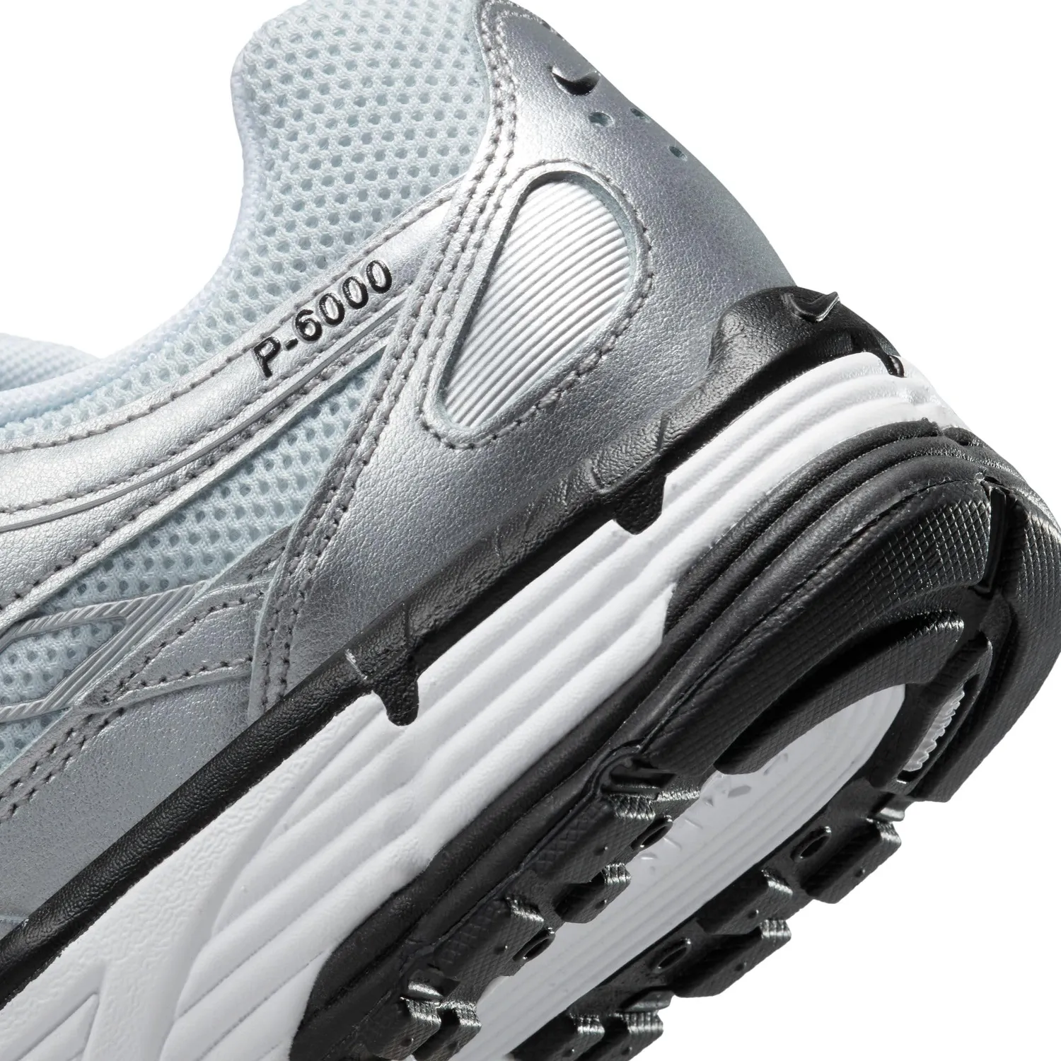 Nike P-6000 Sneaker Donna White Black Metallic Silver Y2K