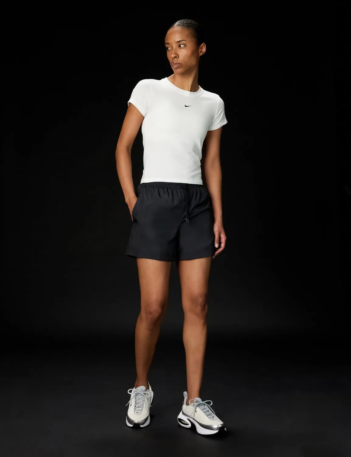Nike Chill Knit top corto donna bianco nero modal